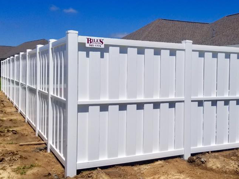 Commercial Vinyl fence features popular with Texas and Arkansas homeowners