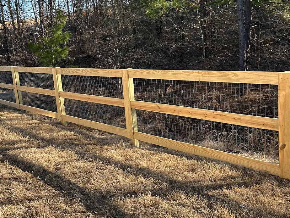 Wood Fence Contractor in Arkansas